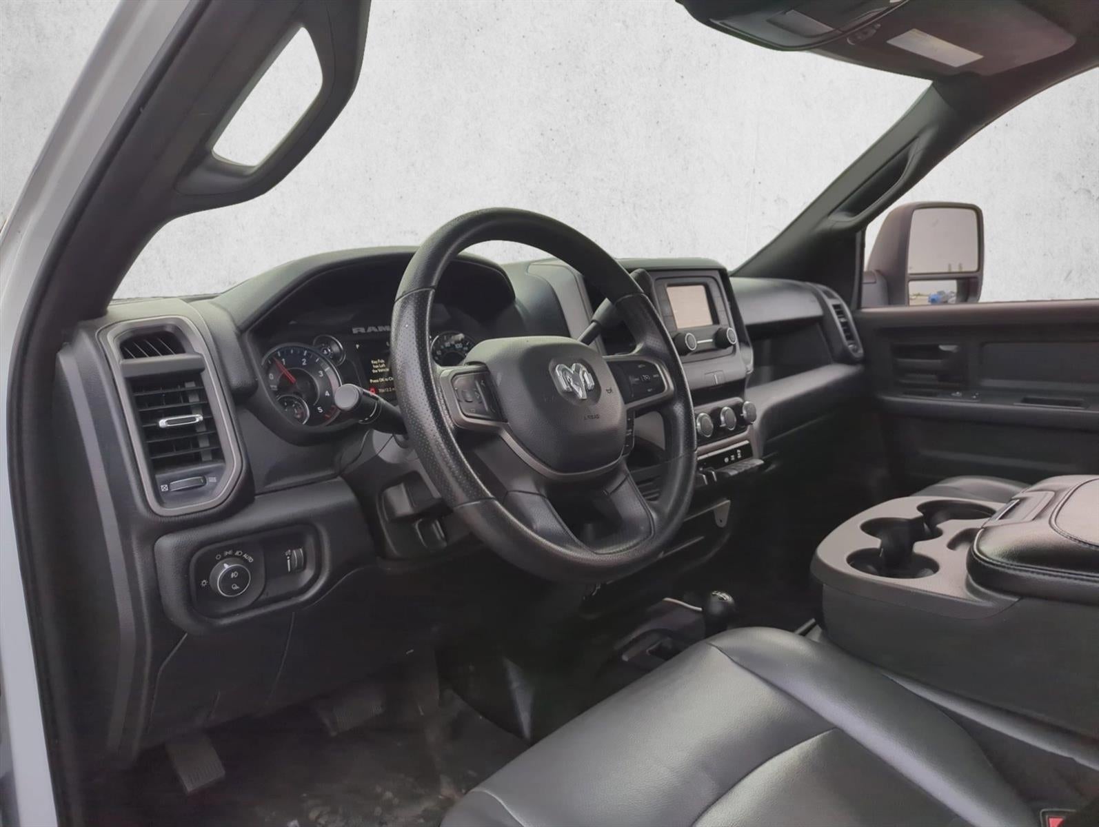 2023 RAM 3500 Tradesman 4x4 Crew Cab 8' Box