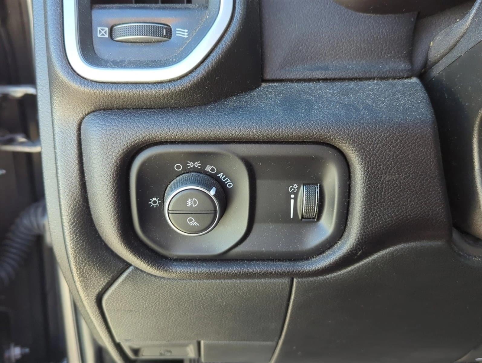 2023 RAM 2500 Big Horn 4x4 Crew Cab 8' Box