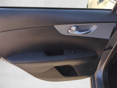 2023 Kia Forte LXS IVT