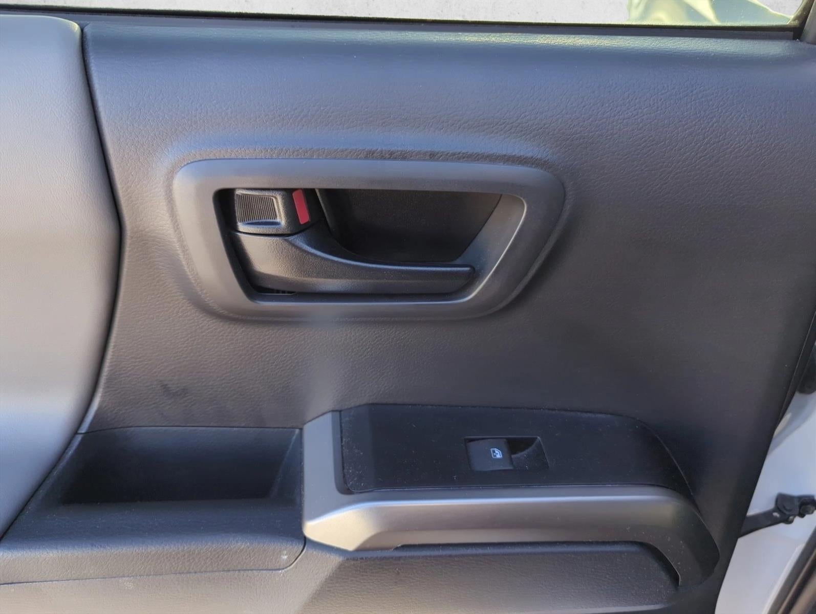 2022 Toyota Tacoma 2WD 2WD SR5 Double Cab 5' Bed V6 AT (GS)
