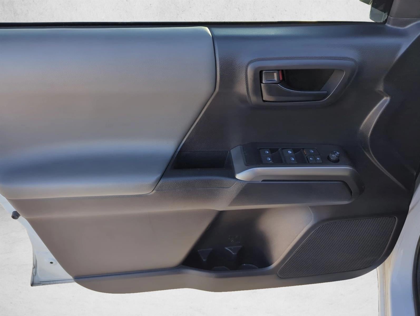 2022 Toyota Tacoma 2WD 2WD SR5 Double Cab 5' Bed V6 AT (GS)