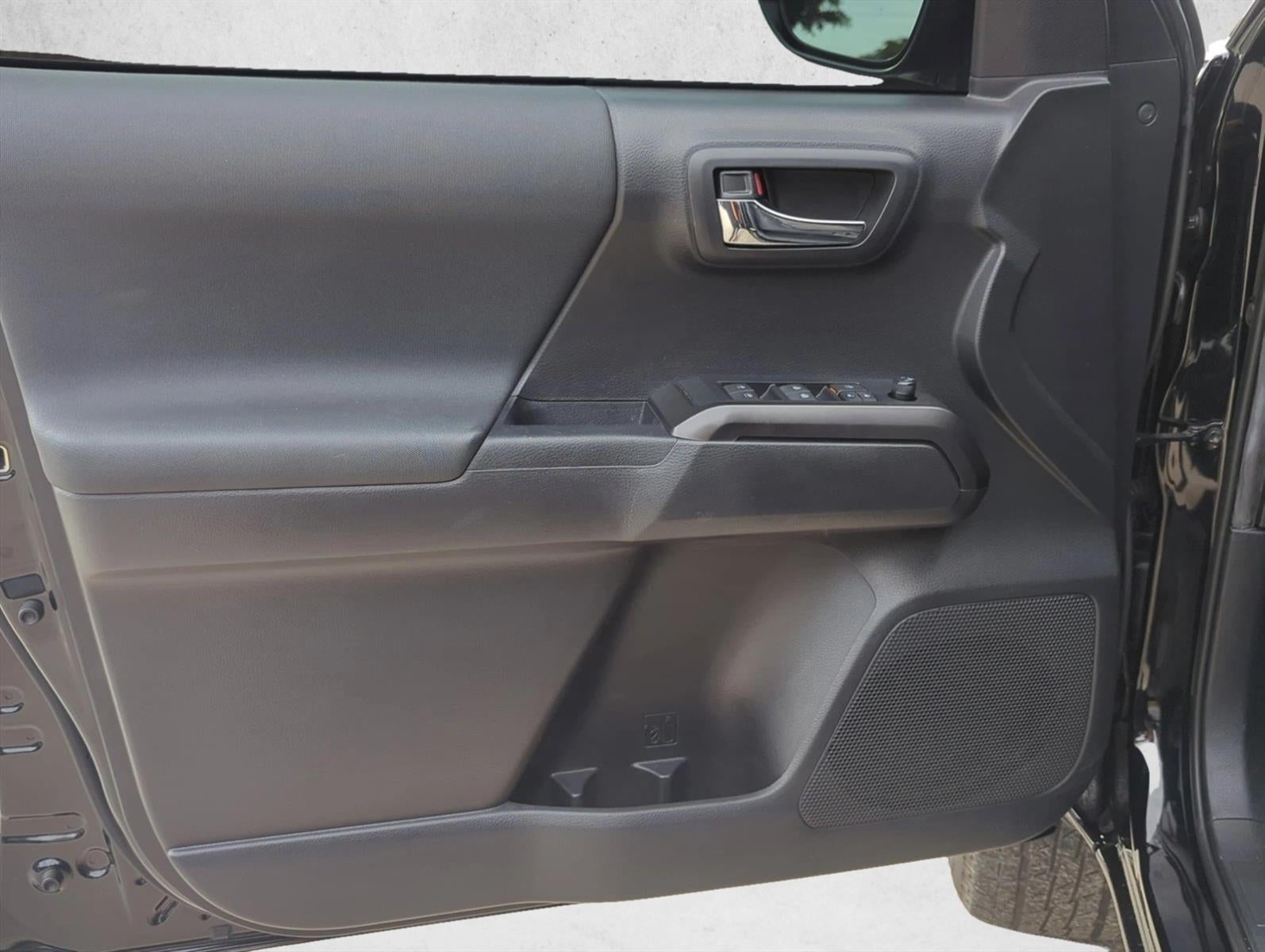 2022 Toyota Tacoma 2WD 2WD TRD Sport Double Cab 5' Bed V6 AT (Natl)