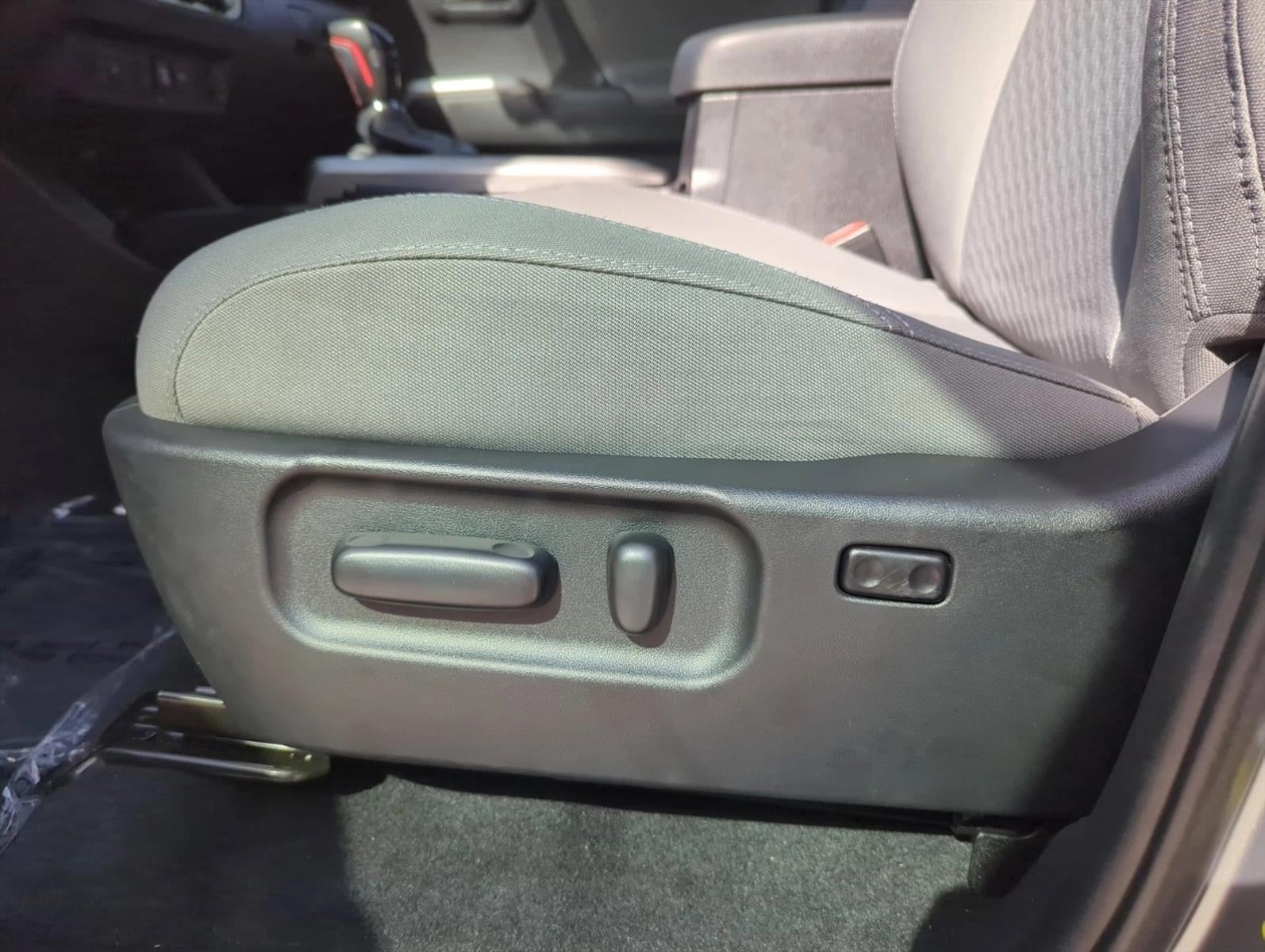 2023 Toyota Tacoma 2WD 2WD SR5 Double Cab 5' Bed V6 AT (GS)