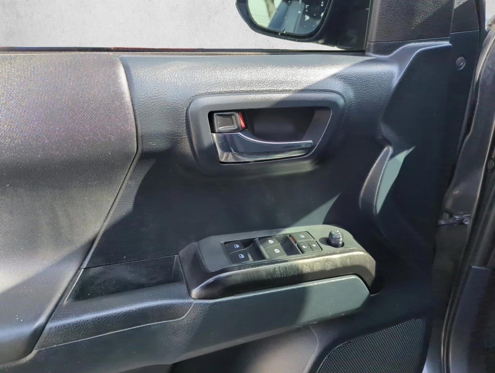 2019 Toyota Tacoma 2WD 2WD TRD Sport Double Cab 5' Bed V6 AT (Natl)