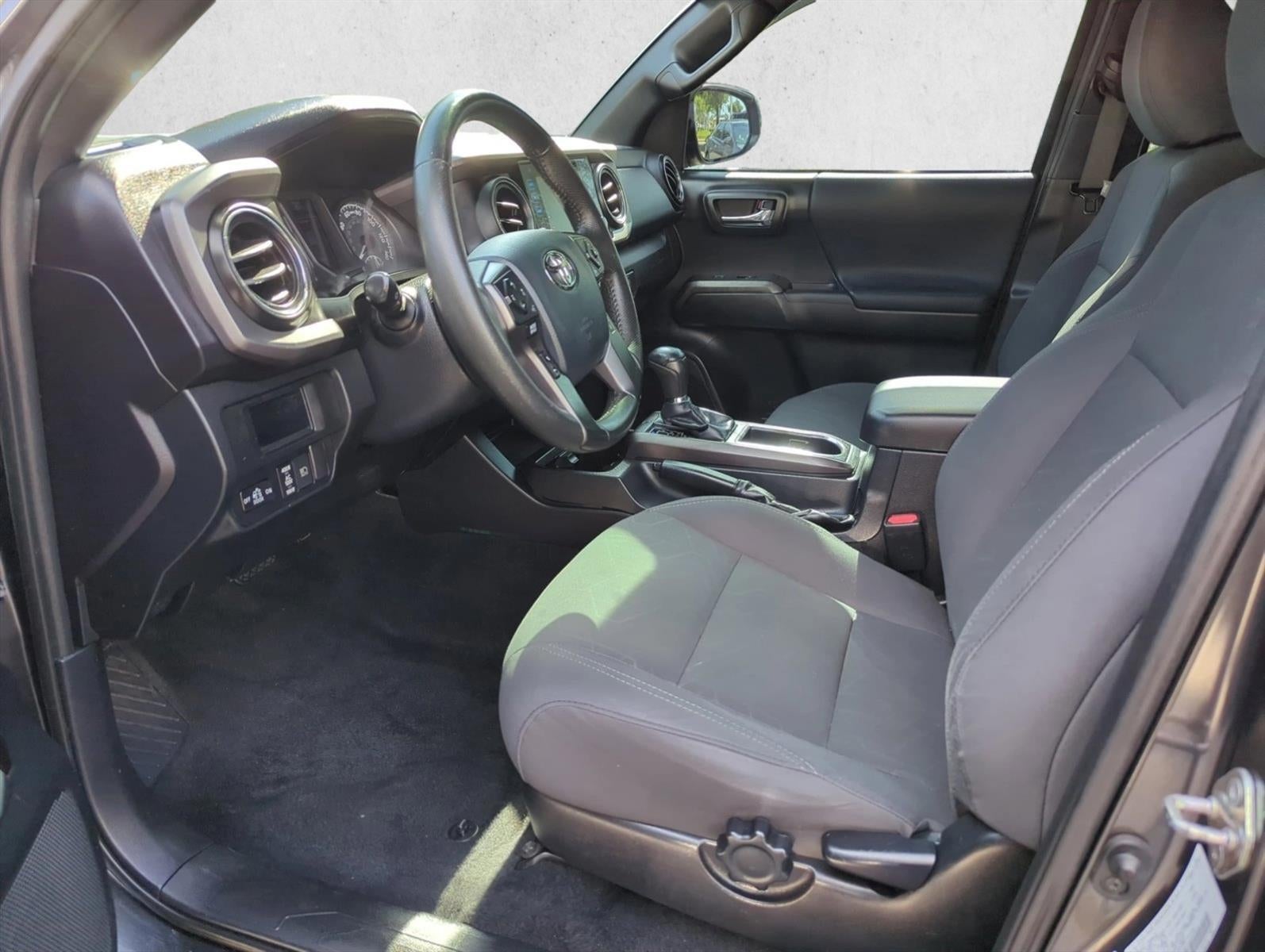 2019 Toyota Tacoma 2WD 2WD TRD Sport Double Cab 5' Bed V6 AT (Natl)
