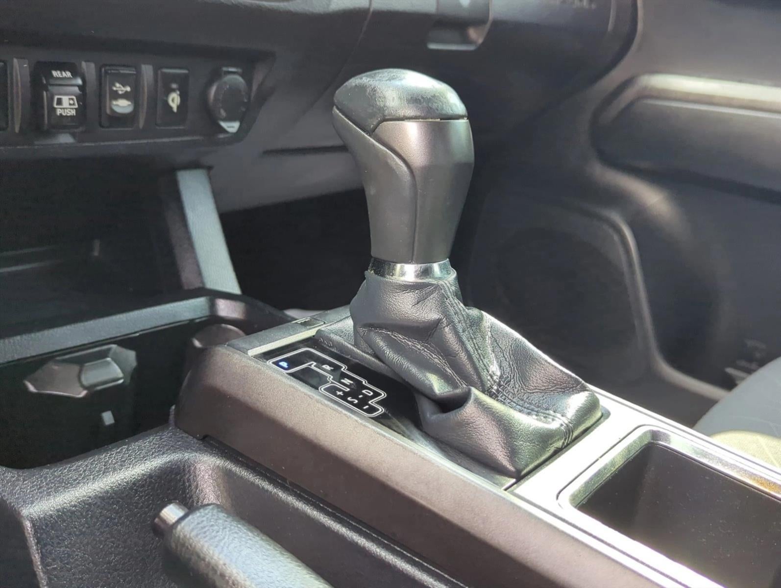 2019 Toyota Tacoma 2WD 2WD TRD Sport Double Cab 5' Bed V6 AT (Natl)