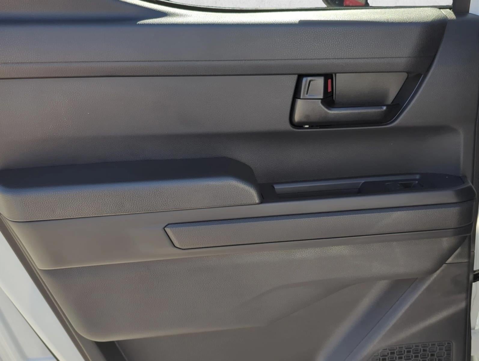 2026 Toyota Tacoma 2WD 2WD SR5 Double Cab 5' Bed AT (SE)