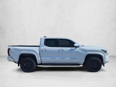 2026 Toyota Tacoma 2WD 2WD SR5 Double Cab 5' Bed AT (SE)