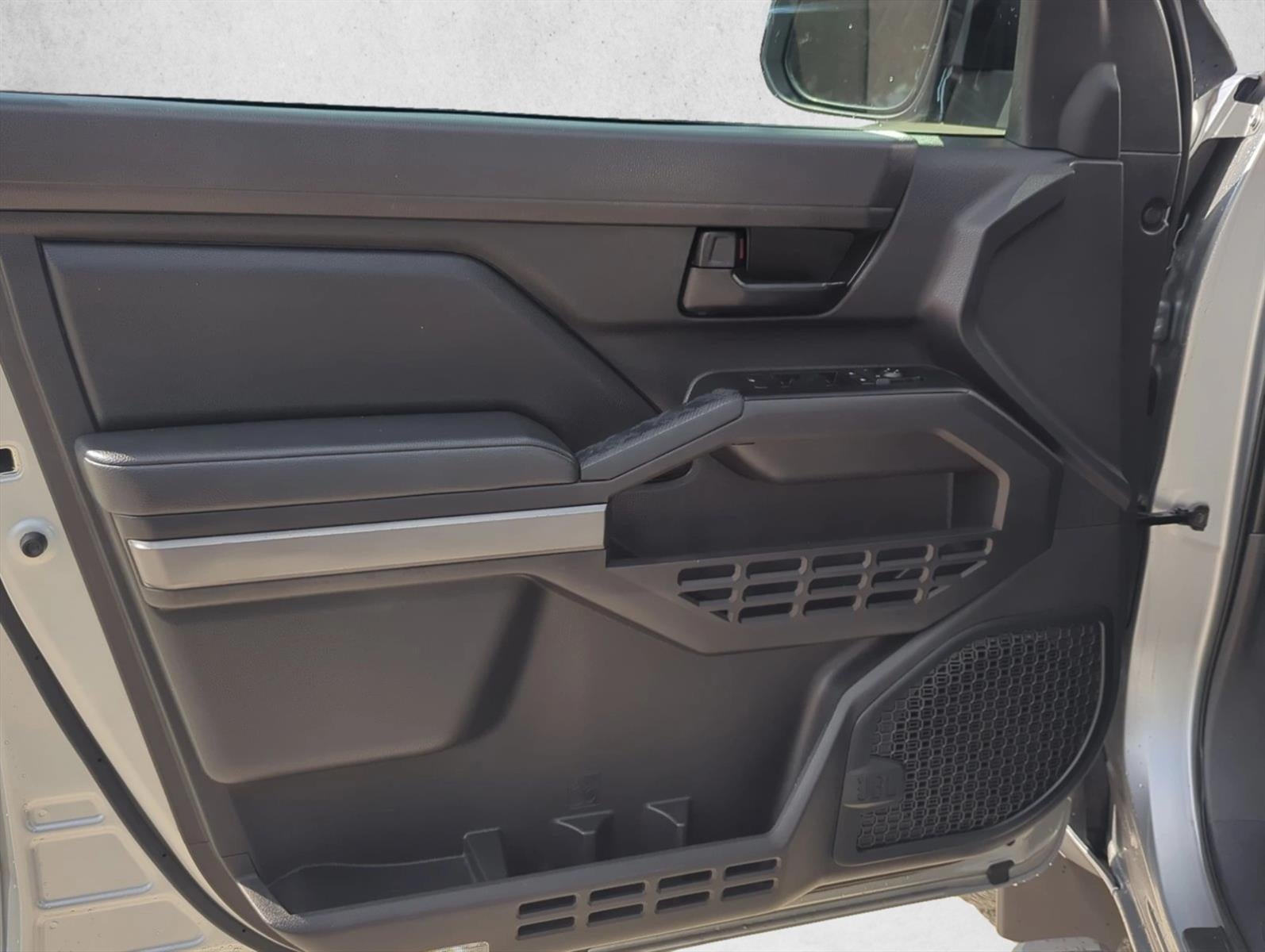 2024 Toyota Tacoma 2WD 2WD SR5 Double Cab 5' Bed AT (SE)