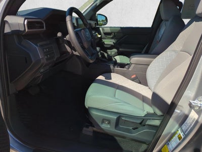 2026 Toyota Tacoma 2WD 2WD SR5 Double Cab 5' Bed AT (SE)