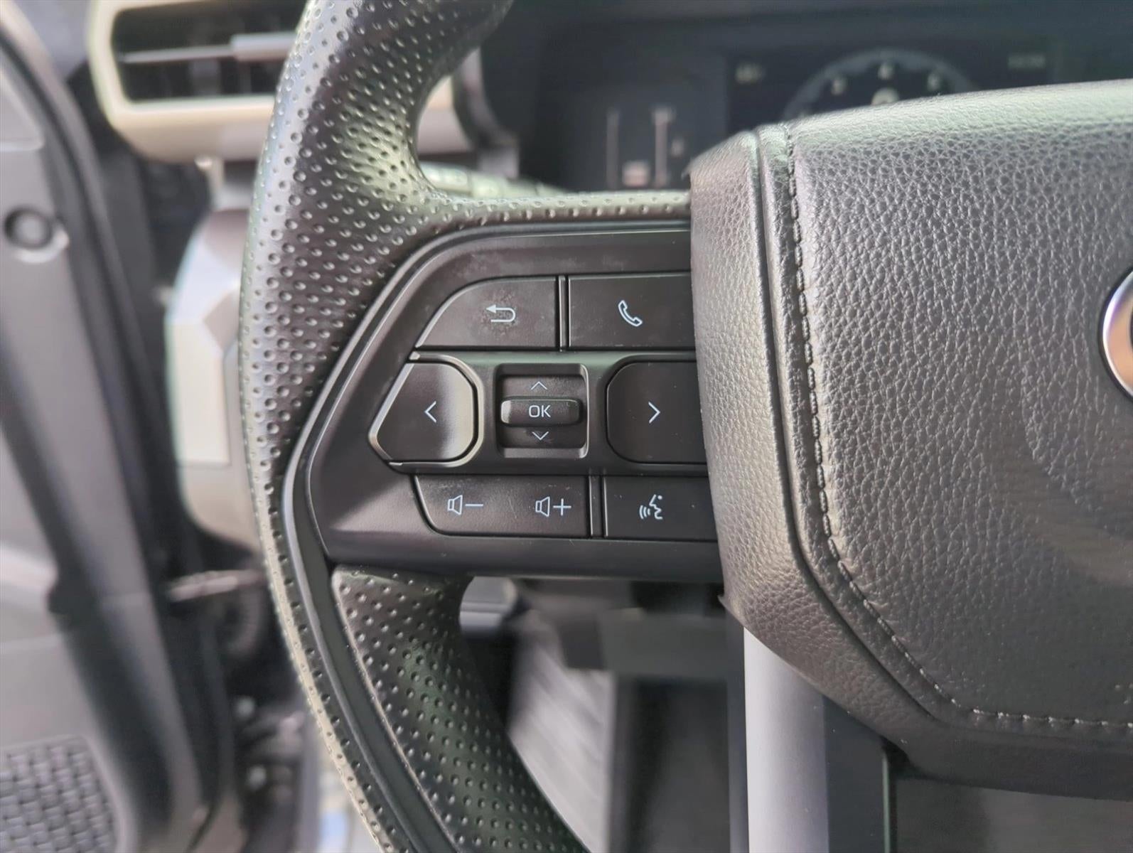 2025 Toyota Tacoma 2WD 2WD SR5 Double Cab 5' Bed AT (SE)