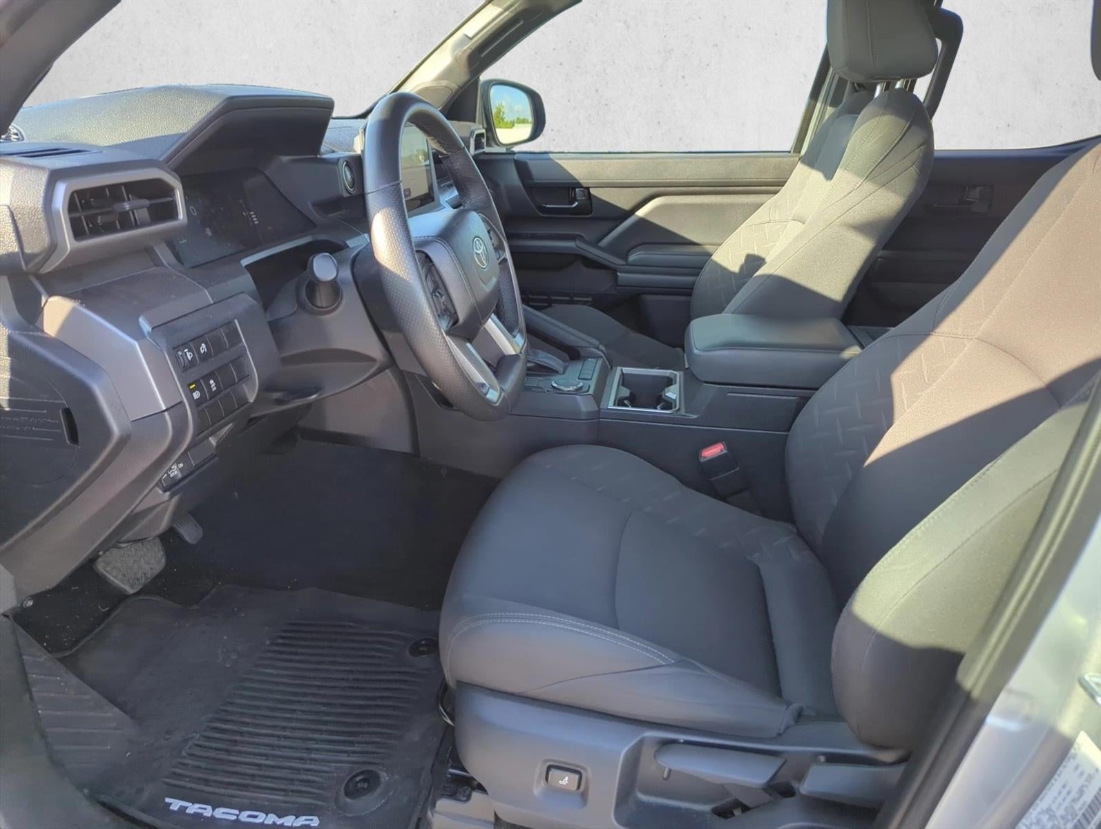 2024 Toyota Tacoma 2WD 2WD SR5 Double Cab 5' Bed AT (SE)