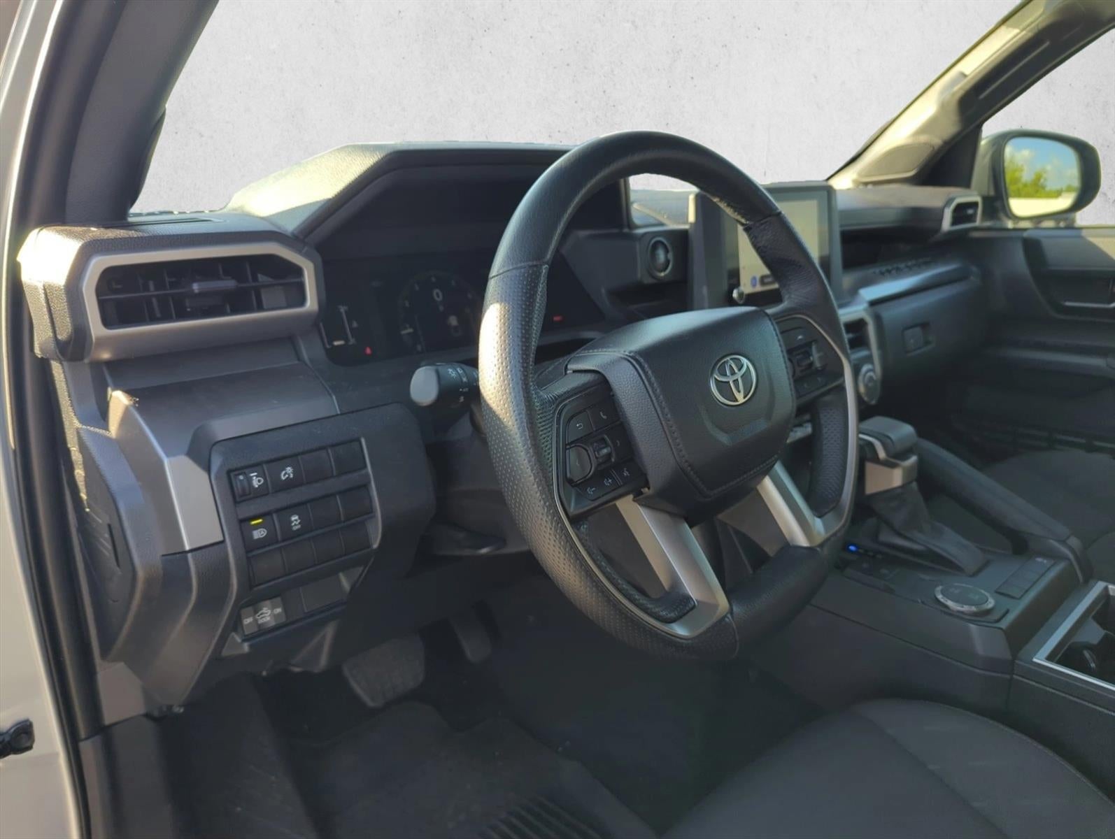 2024 Toyota Tacoma 2WD 2WD SR5 Double Cab 5' Bed AT (SE)