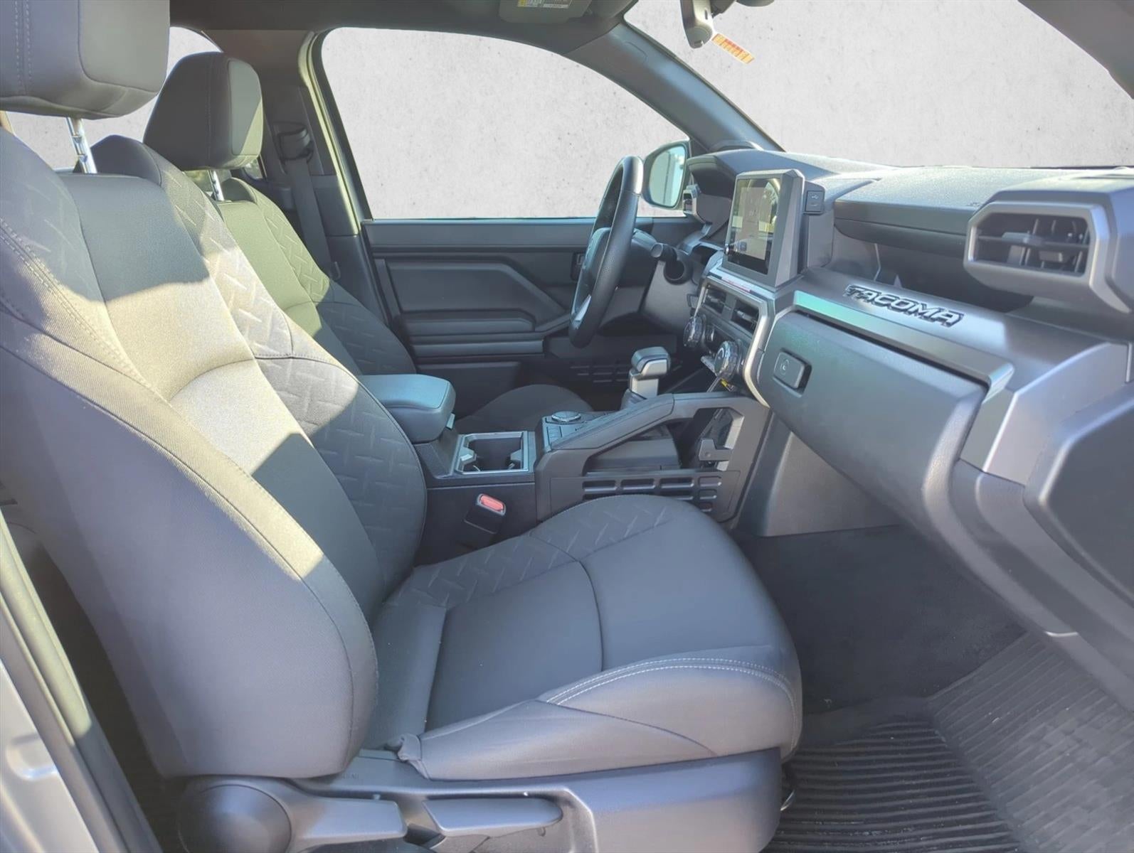 2024 Toyota Tacoma 2WD 2WD SR5 Double Cab 5' Bed AT (SE)