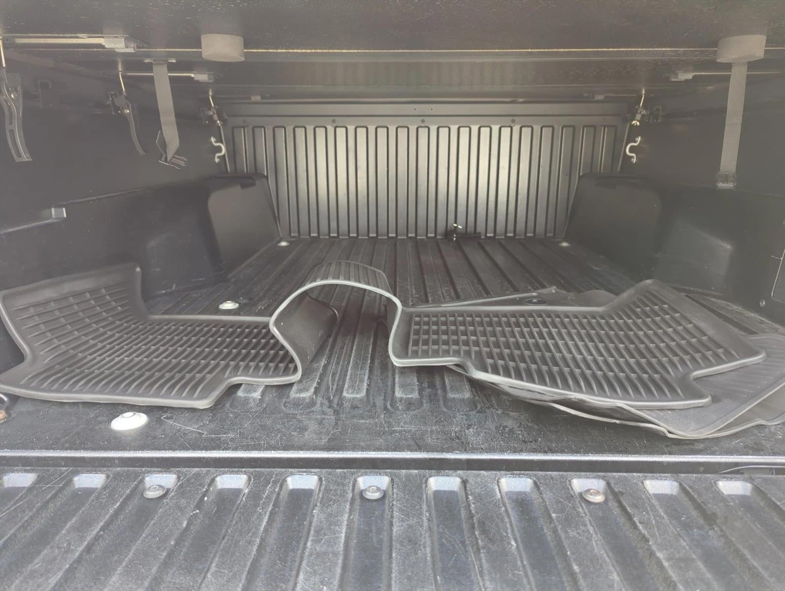 2023 Toyota Tacoma 2WD 2WD SR5 Double Cab 5' Bed V6 AT (GS)