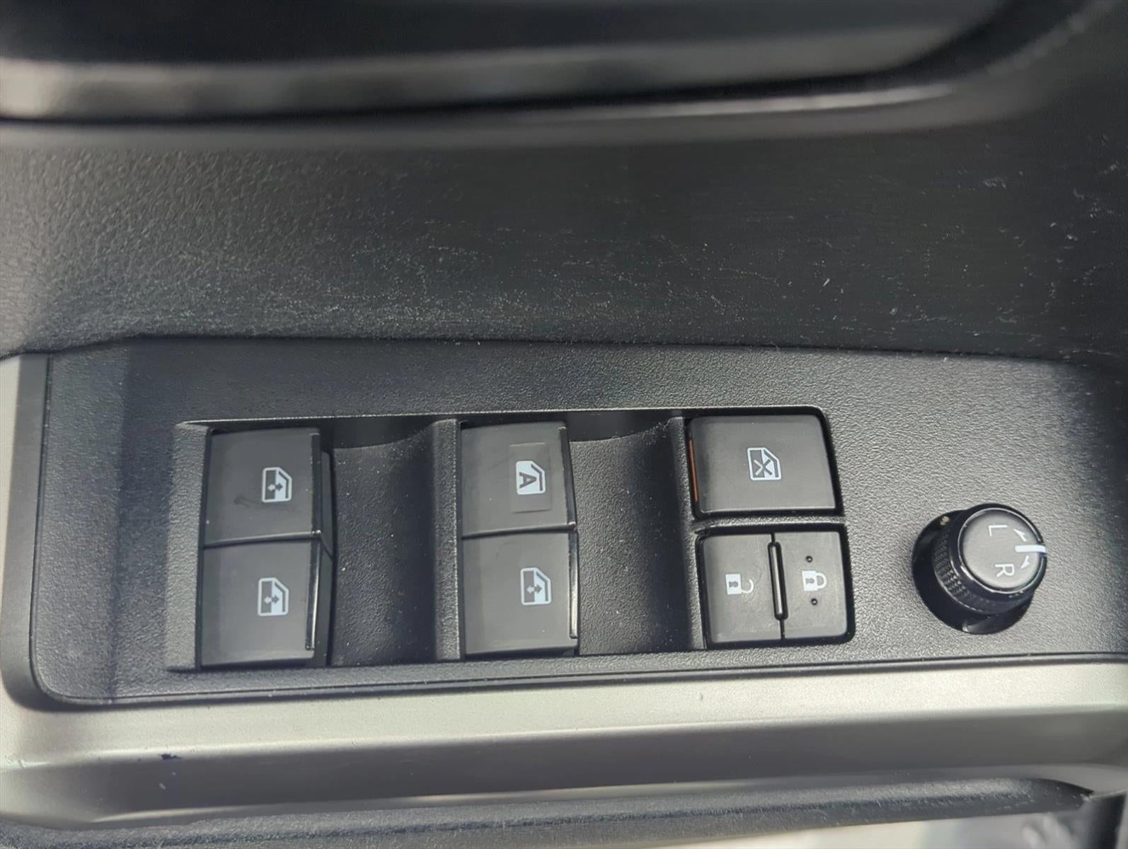 2022 Toyota Tacoma 4WD 4WD SR5 Double Cab 6' Bed V6 AT (Natl)