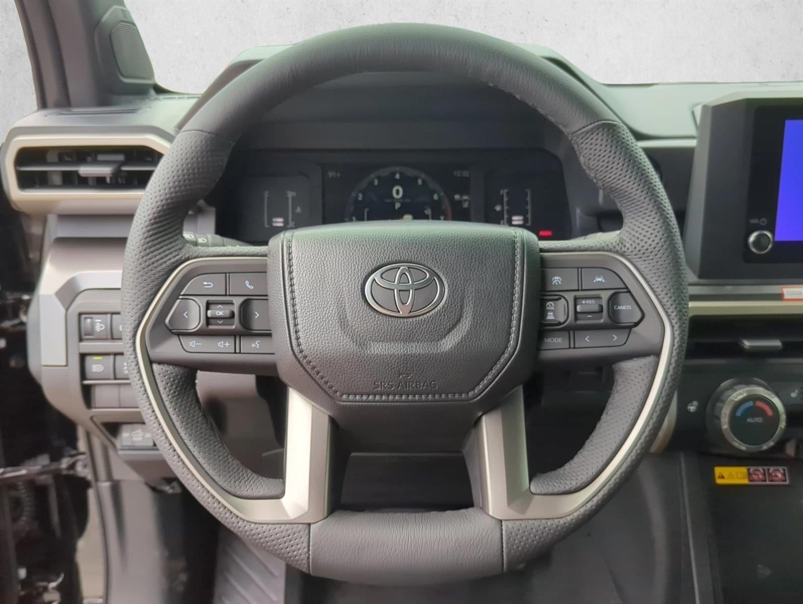 2025 Toyota Tacoma 2WD 2WD SR5 Double Cab 5' Bed AT (SE)