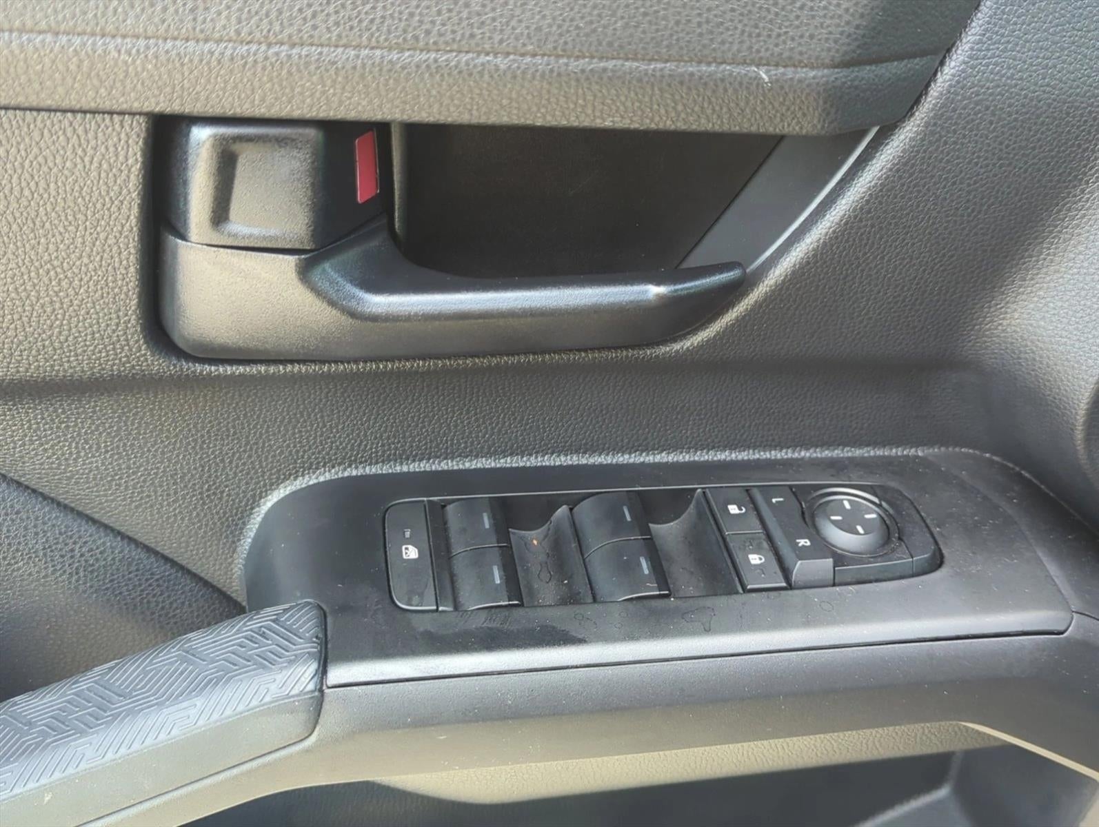 2025 Toyota Tacoma 2WD 2WD SR5 Double Cab 5' Bed AT (SE)