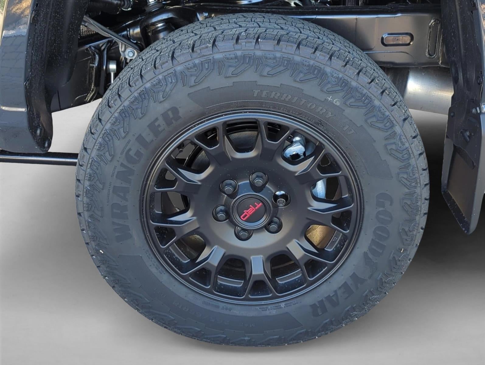 2026 Toyota Tacoma 2WD 2WD SR5 Double Cab 5' Bed AT (SE)