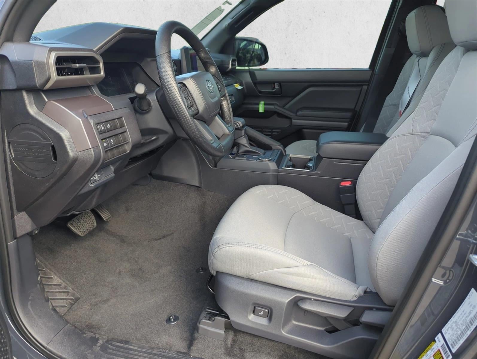 2026 Toyota Tacoma 2WD 2WD SR5 Double Cab 5' Bed AT (SE)