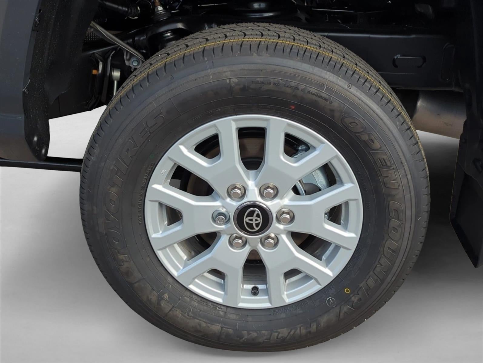 2026 Toyota Tacoma 2WD 2WD SR5 Double Cab 5' Bed AT (SE)