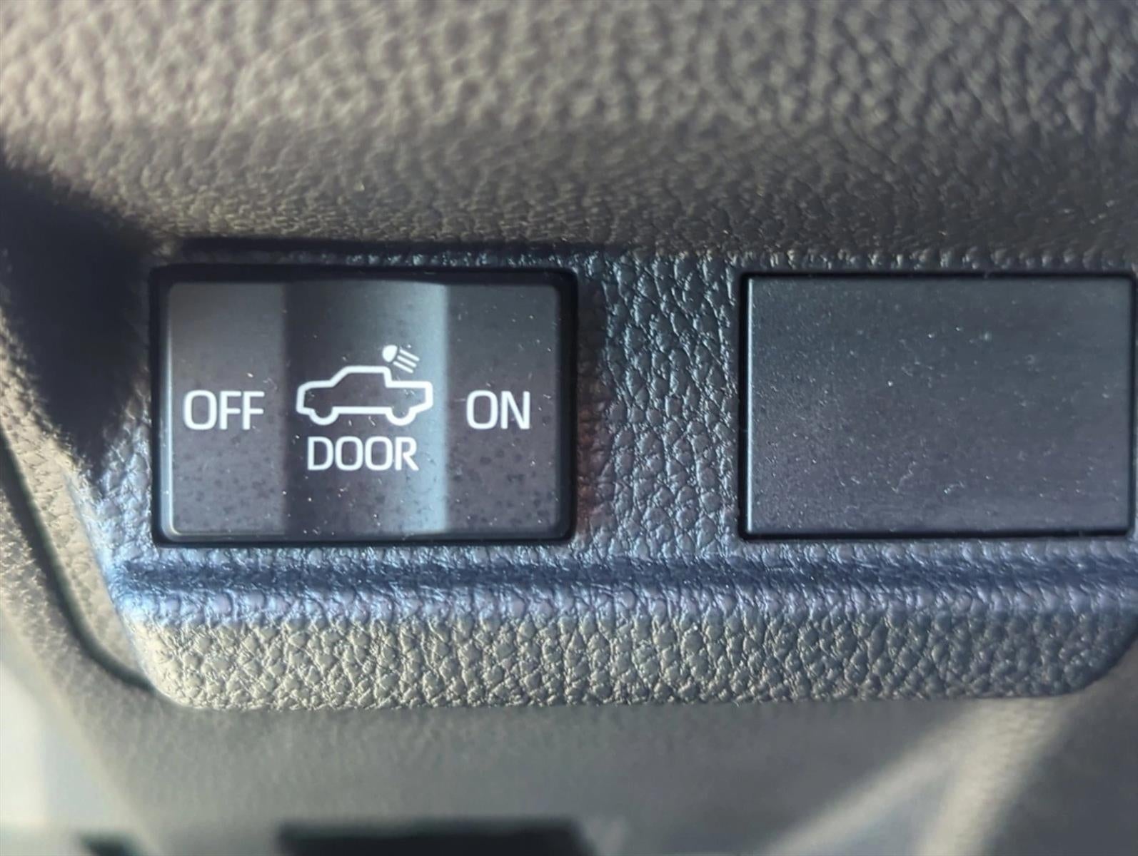 2024 Toyota Tacoma 2WD 2WD SR5 Double Cab 5' Bed AT (SE)