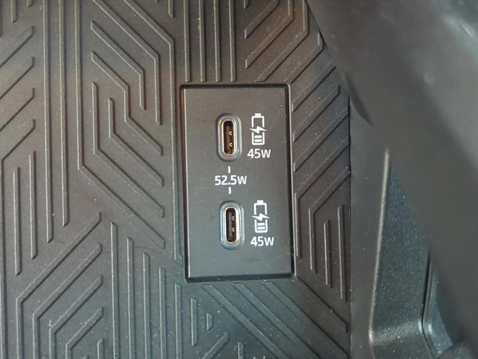 2024 Toyota Tacoma 2WD 2WD SR5 Double Cab 5' Bed AT (SE)