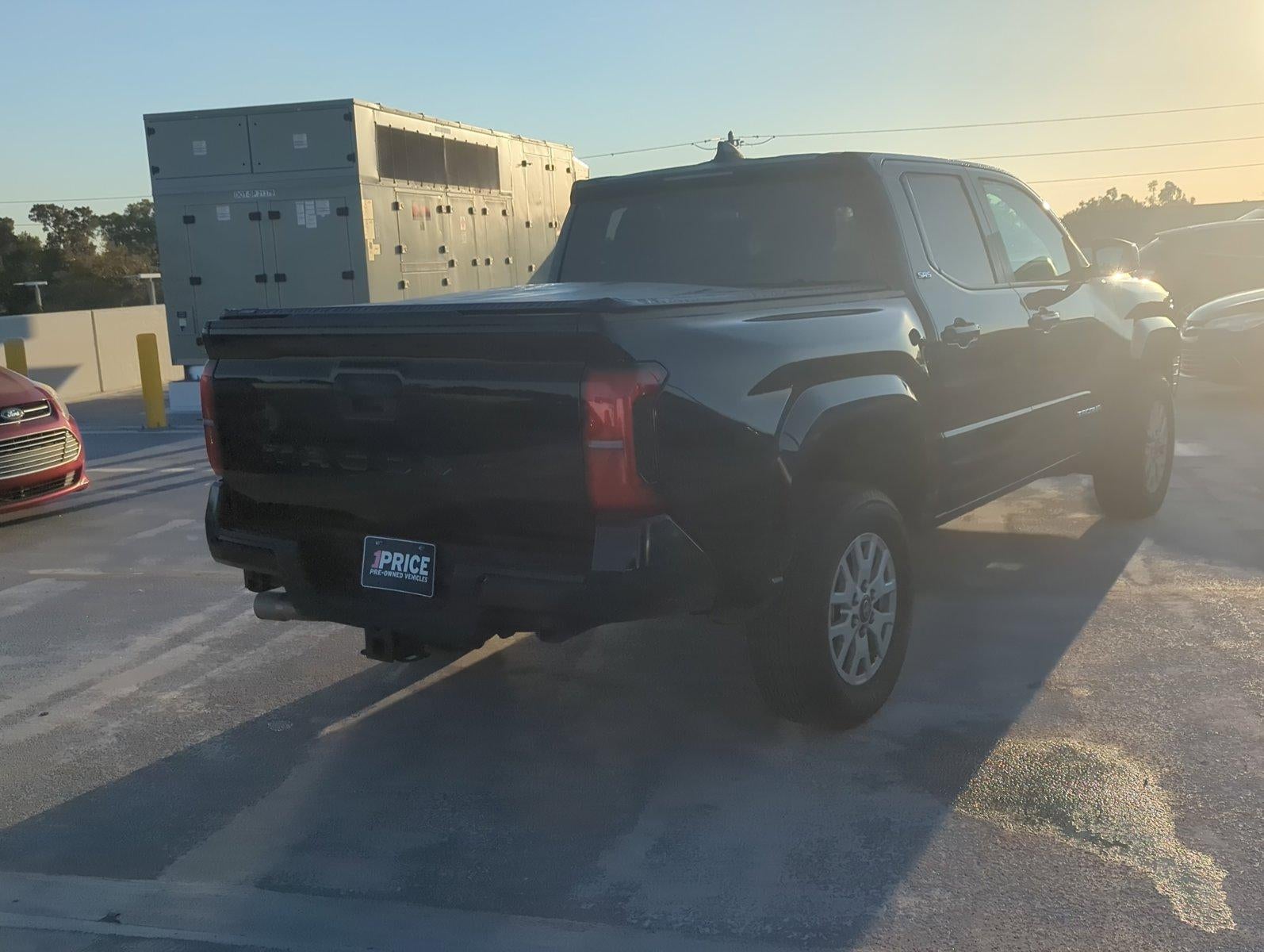 2024 Toyota Tacoma 2WD 2WD SR5 Double Cab 5' Bed AT (SE)