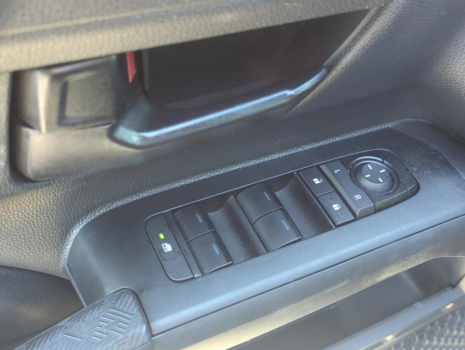 2024 Toyota Tacoma 2WD 2WD SR5 Double Cab 5' Bed AT (SE)