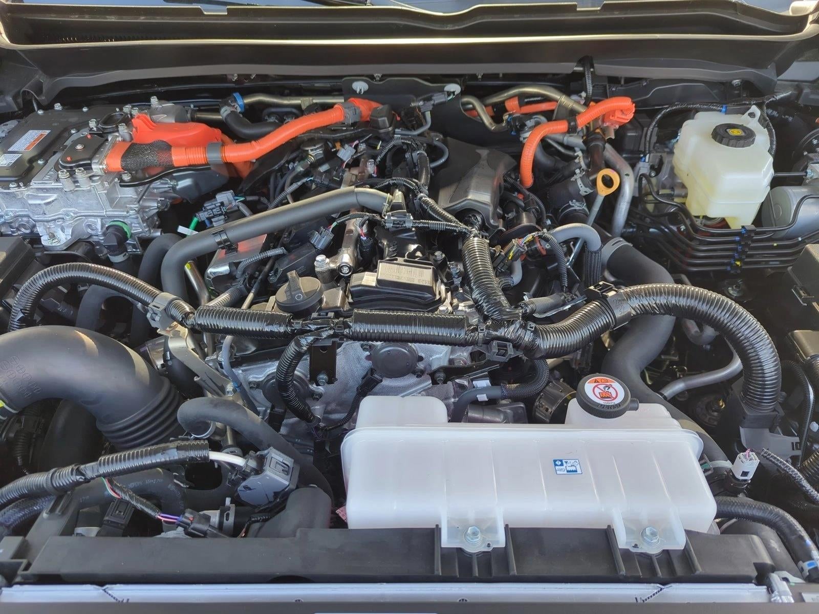 2025 Toyota Tacoma 4WD 4WD TRD Sport Hybrid Double Cab 5' Bed AT (Natl)