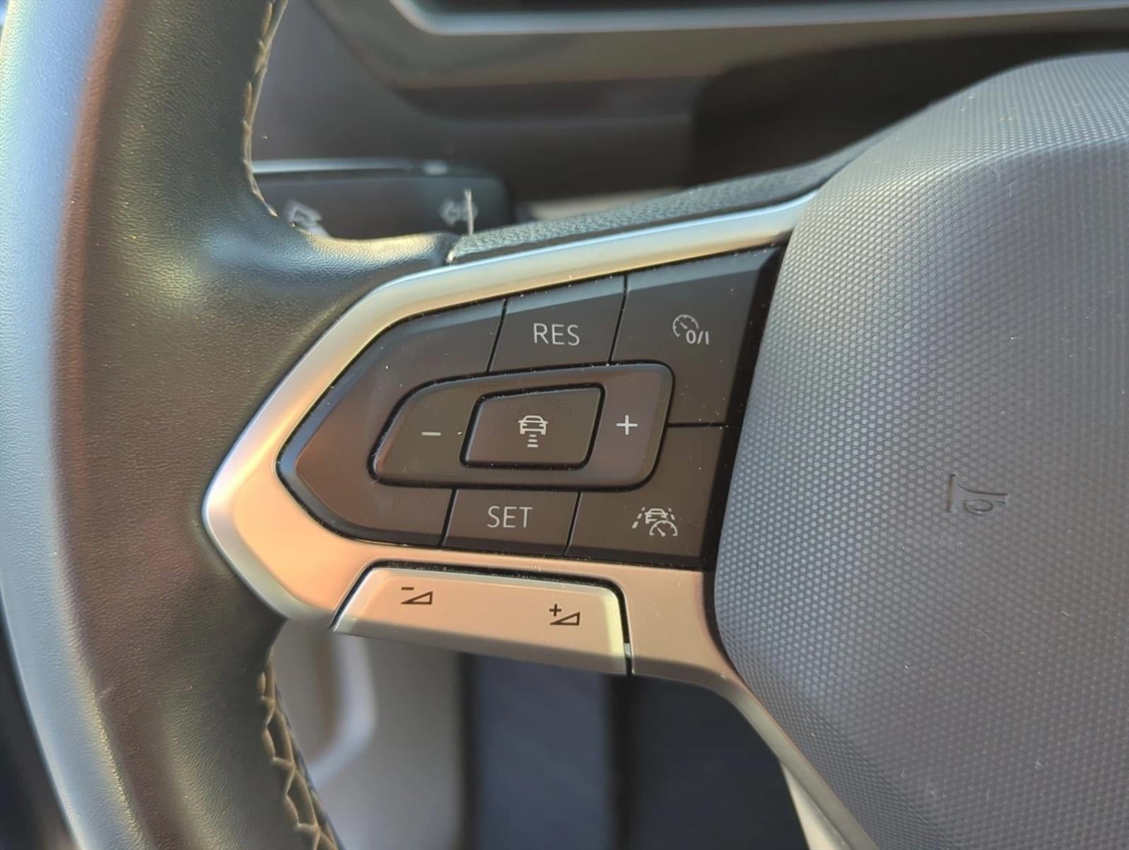 2022 Volkswagen Tiguan 2.0T SE FWD