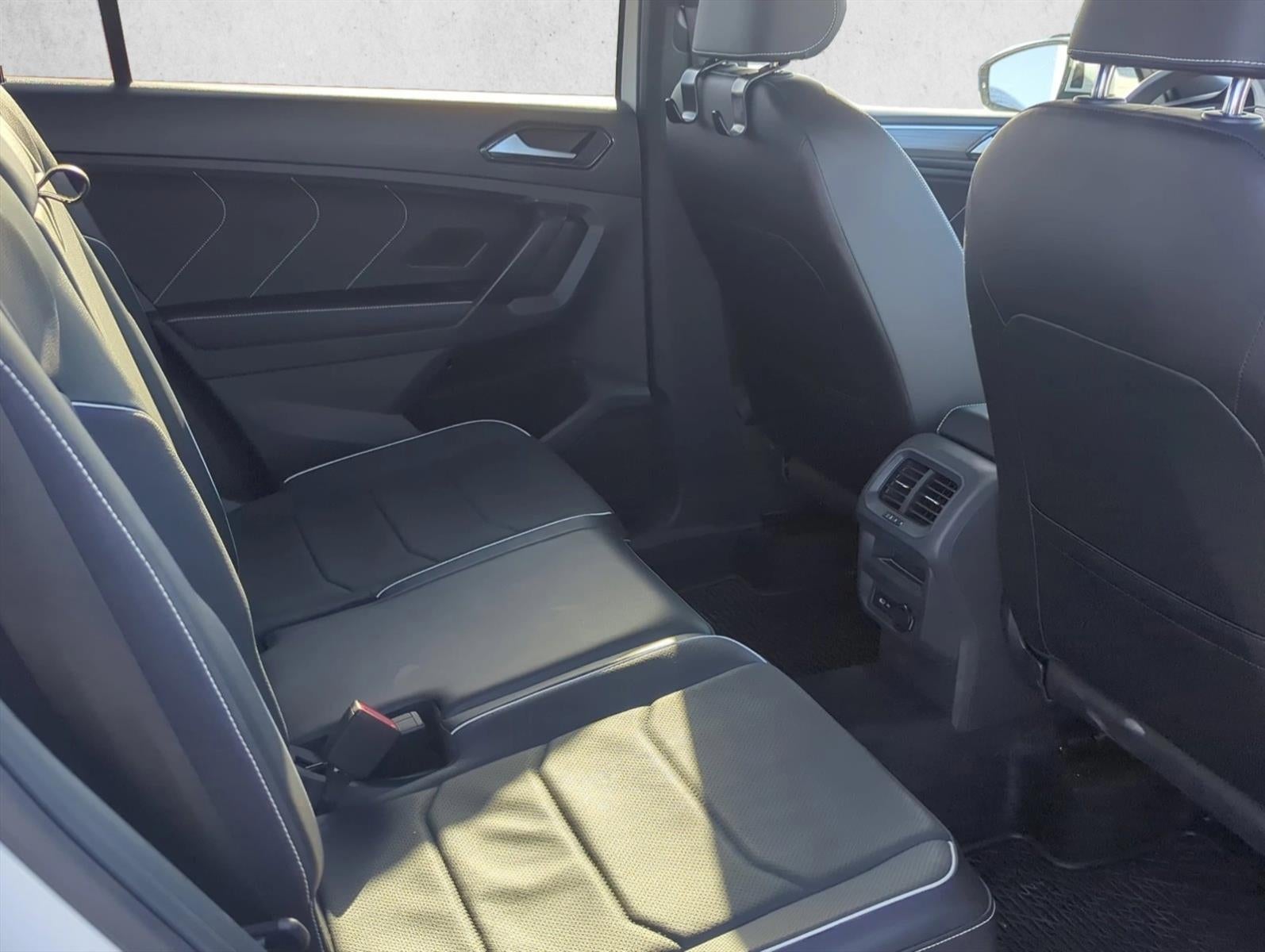 2022 Volkswagen Tiguan 2.0T SEL R-Line 4MOTION