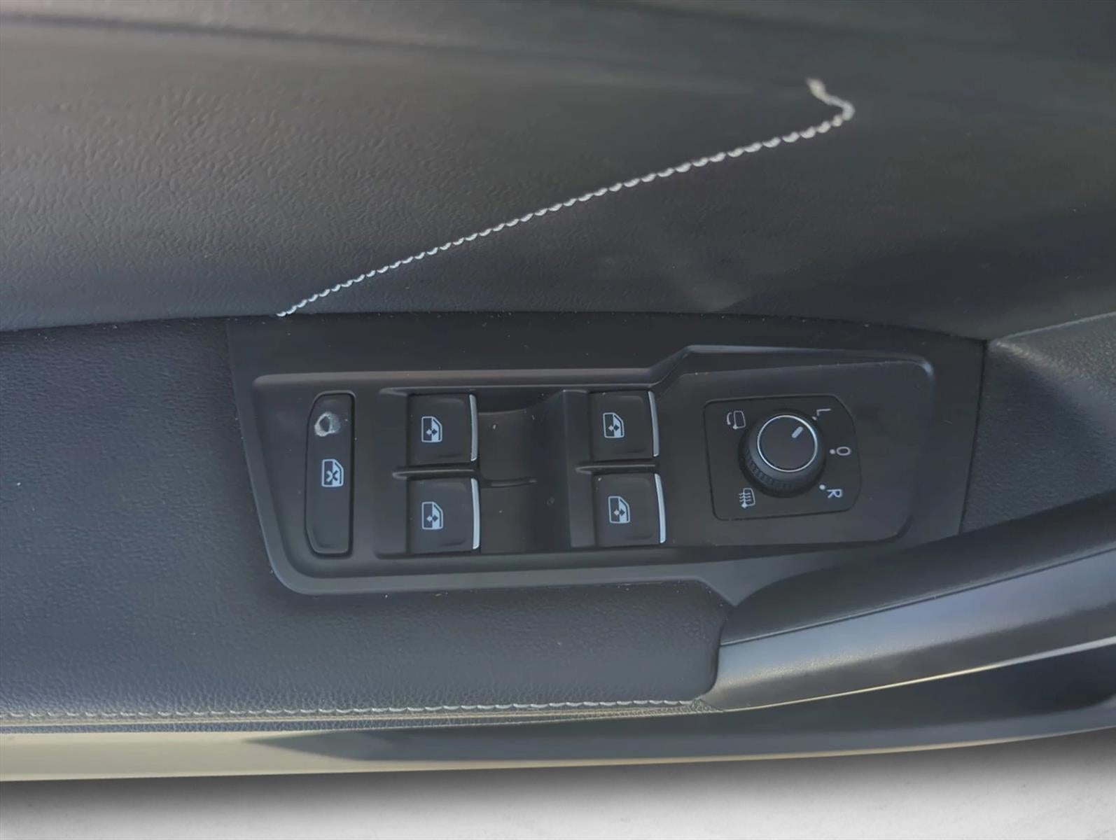 2022 Volkswagen Tiguan 2.0T SEL R-Line 4MOTION