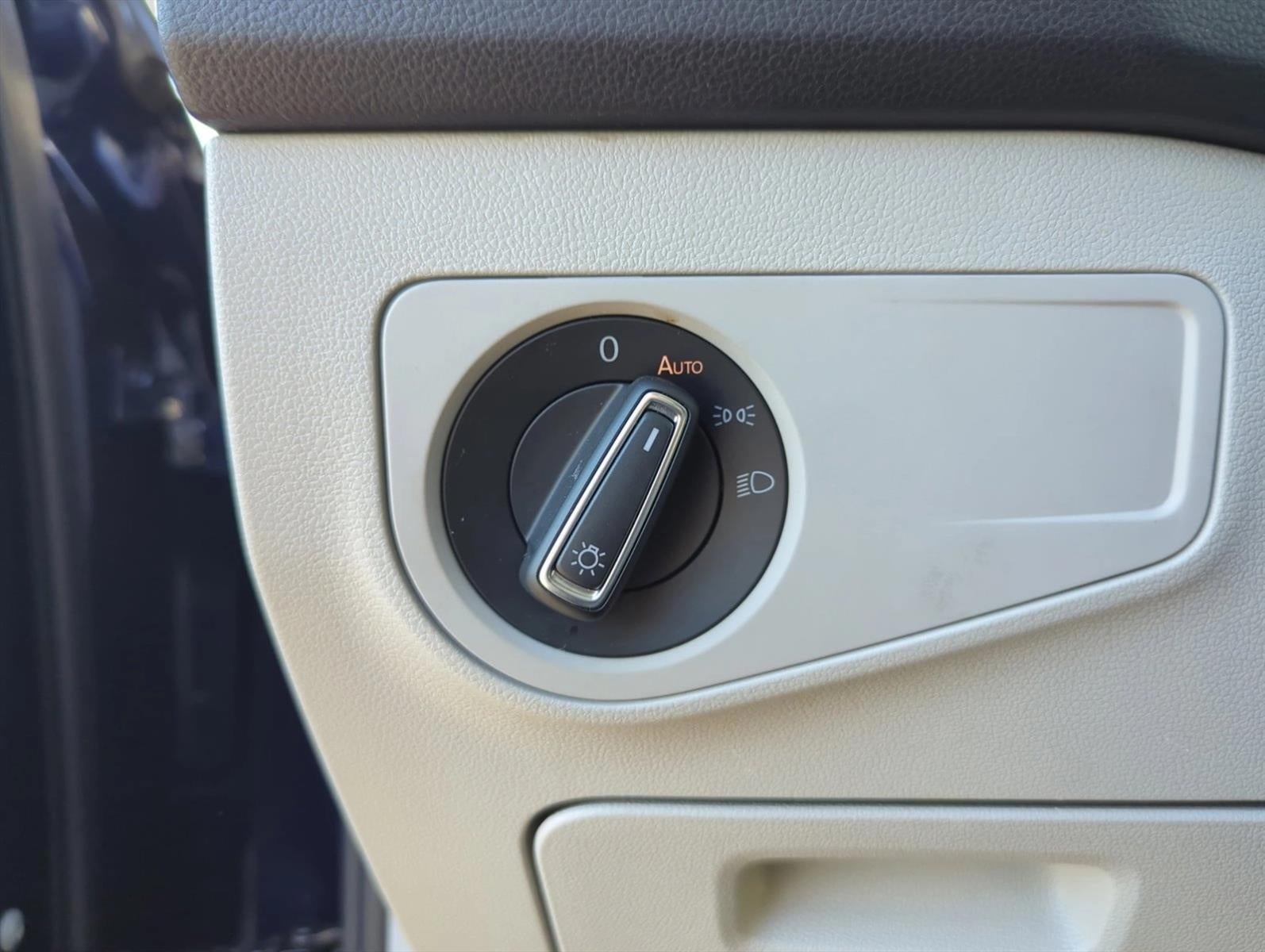 2023 Volkswagen Tiguan 2.0T SE FWD