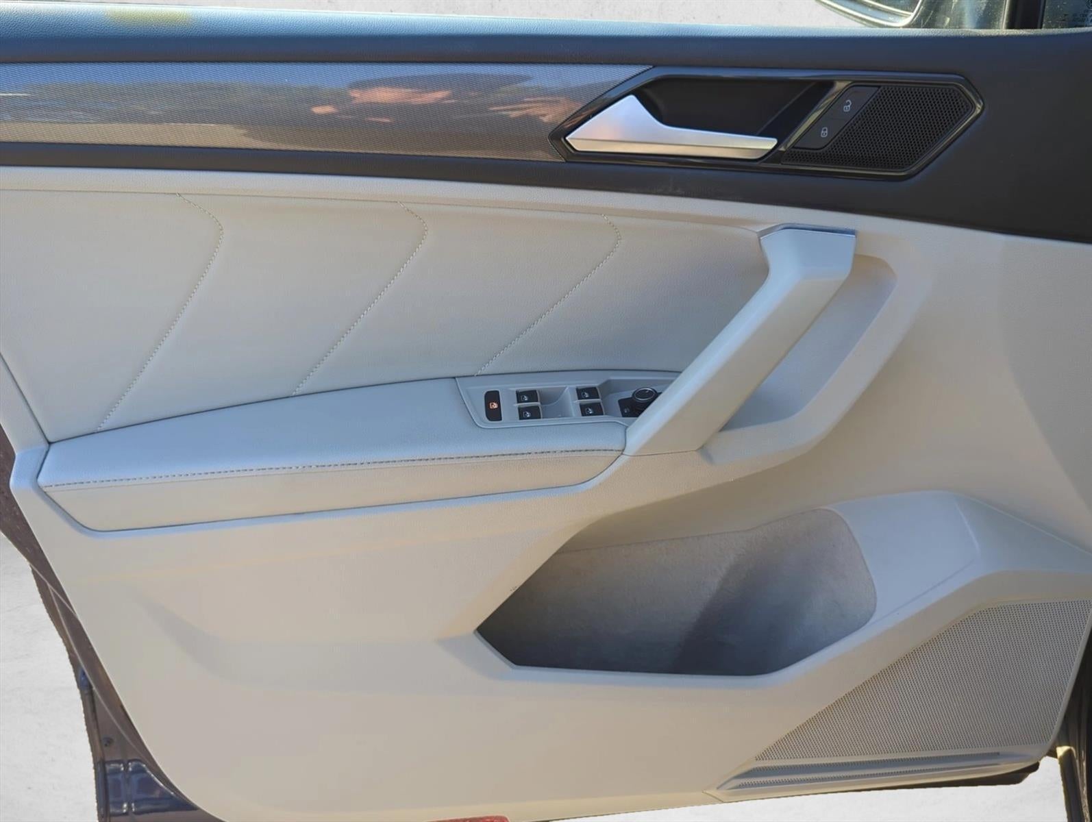 2023 Volkswagen Tiguan 2.0T SE FWD