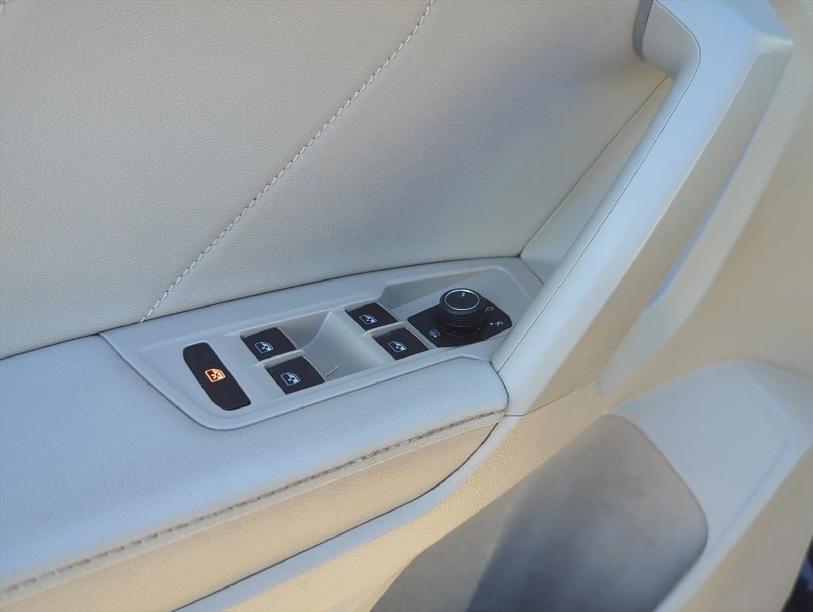 2023 Volkswagen Tiguan 2.0T SE FWD