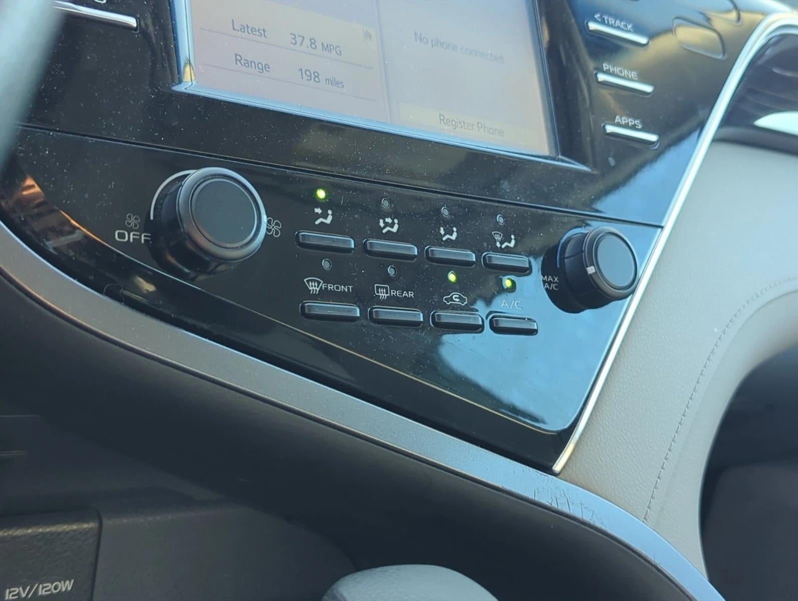 2018 Toyota Camry LE Auto (SE)