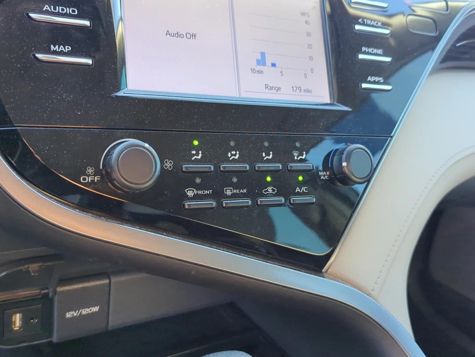 2019 Toyota Camry LE Auto (SE)