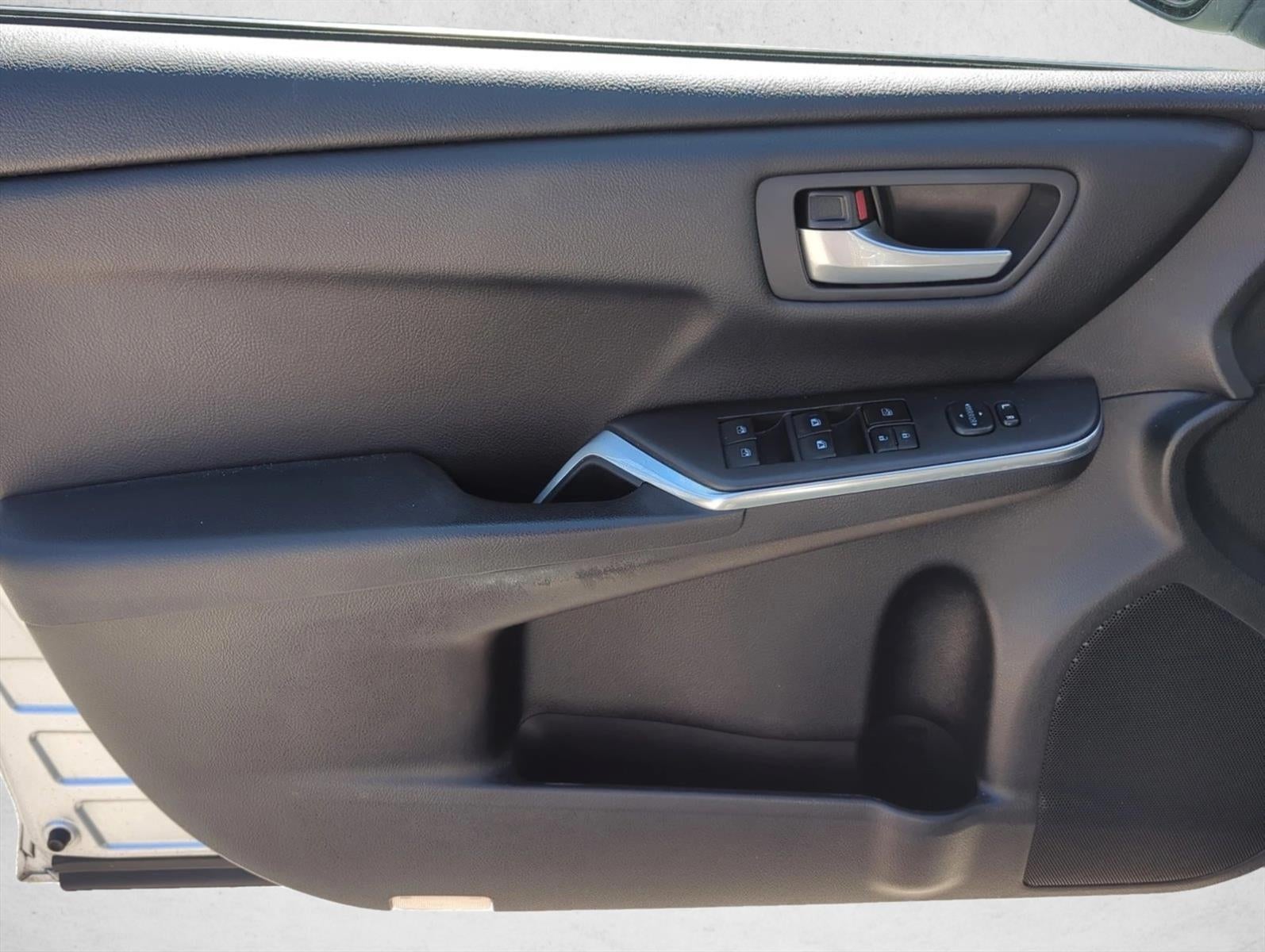 2016 Toyota Camry 4dr Sdn I4 Auto SE (SE)