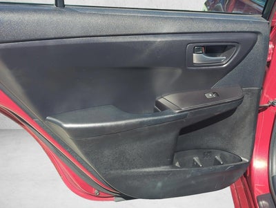 2017 Toyota Camry SE Auto (SE)