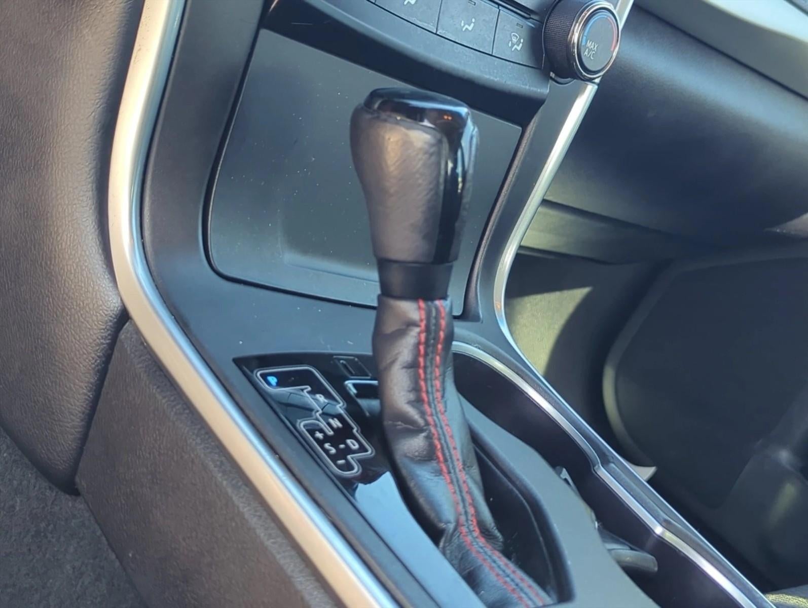 2017 Toyota Camry SE Auto (SE)