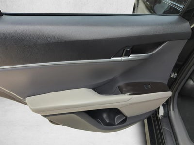 2023 Toyota Camry LE Auto (SE)
