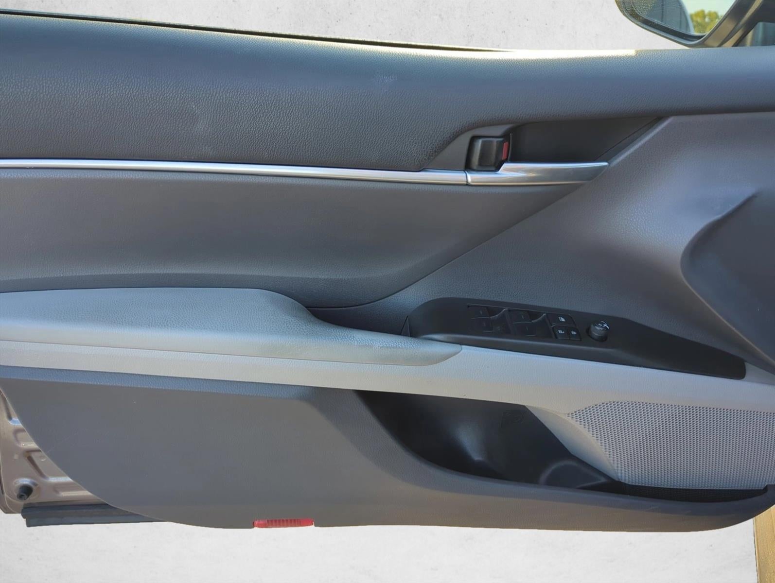 2023 Toyota Camry LE Auto (SE)