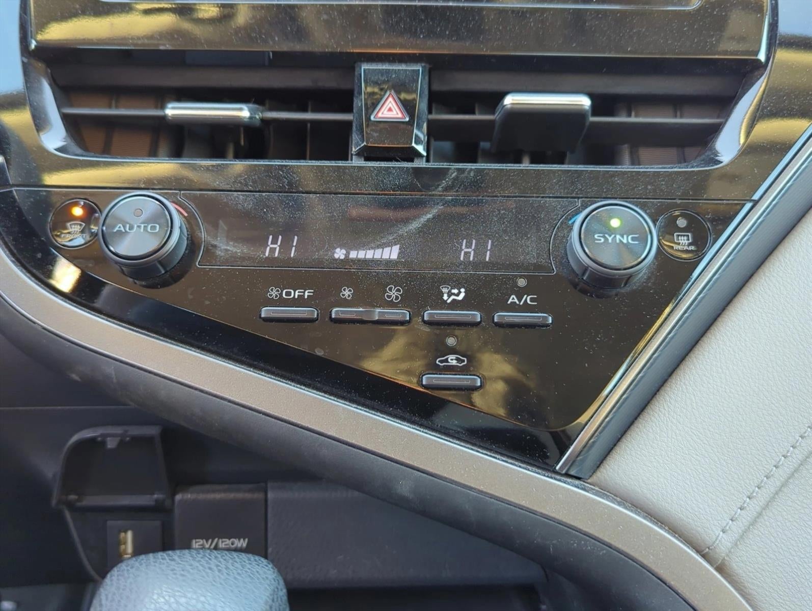 2023 Toyota Camry LE Auto (SE)