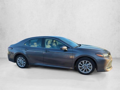 2023 Toyota Camry LE Auto (SE)