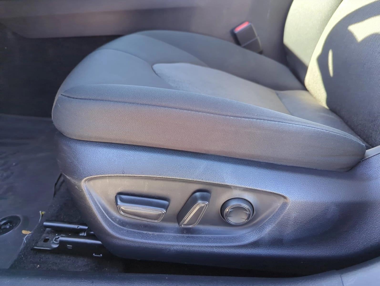 2022 Toyota Camry LE Auto (SE)