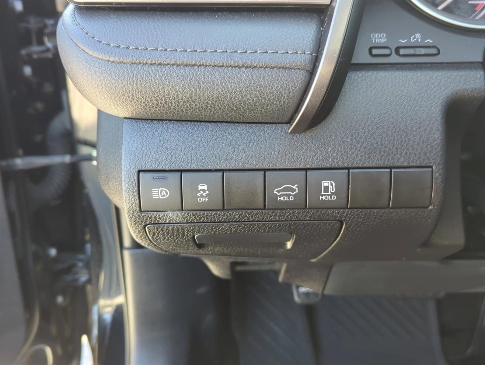 2022 Toyota Camry LE Auto (SE)