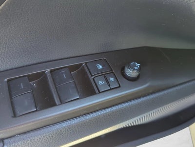 2022 Toyota Camry LE Auto (SE)