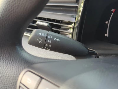 2025 Toyota Camry LE (SE)