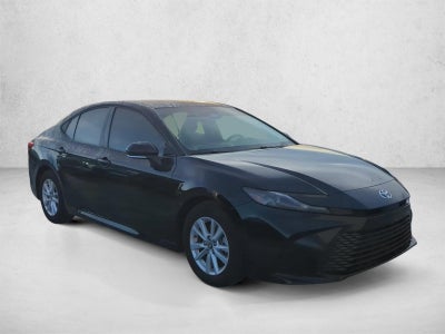 2025 Toyota Camry LE (SE)